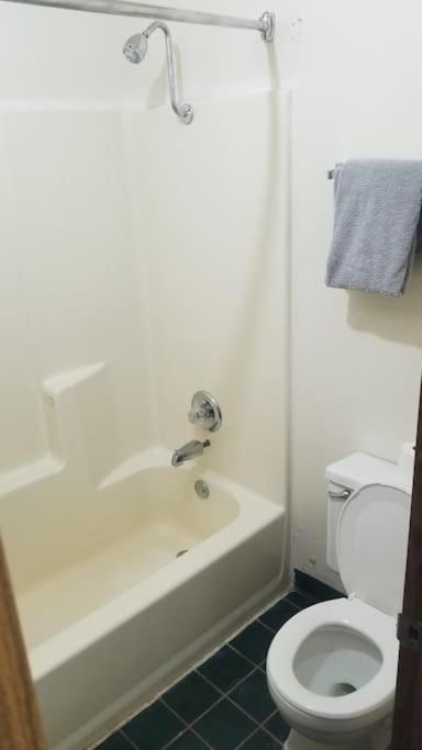 Osu Queen Bed Hotel Room 217 Wi-Fi Stillwater Esterno foto